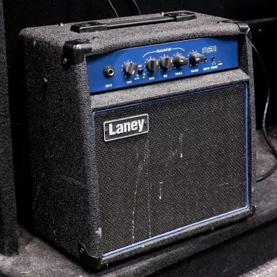 Laney Richter RB1 1 x 8-inch 15-watt Bass Combo Amp 3